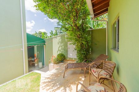 Casa à venda com 238m², 4 quartos e 4 vagas Casa à venda com 238m², 4 quartos e 4 vagasJardim