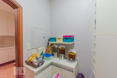 Casa à venda com 238m², 4 quartos e 4 vagas Casa à venda com 238m², 4 quartos e 4 vagasdispensa