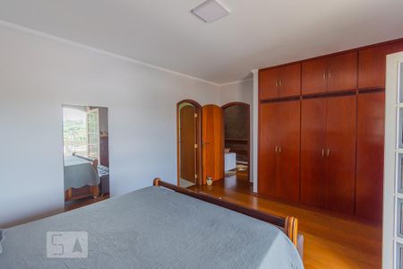 Casa à venda com 238m², 4 quartos e 4 vagas Casa à venda com 238m², 4 quartos e 4 vagasQuarto 4 - Suíte