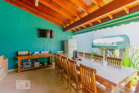 Casa à venda com 238m², 4 quartos e 4 vagas Casa à venda com 238m², 4 quartos e 4 vagasÁrea comum - Churrasqueira