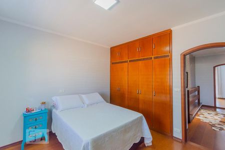 Casa à venda com 238m², 4 quartos e 4 vagas Casa à venda com 238m², 4 quartos e 4 vagasQuarto 1