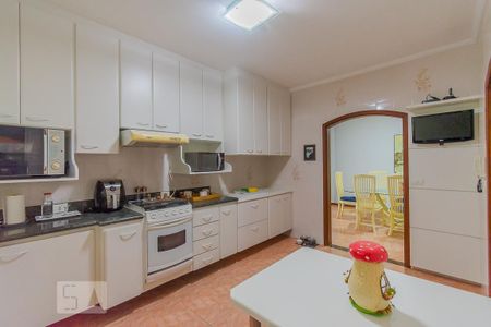 Casa à venda com 238m², 4 quartos e 4 vagas Casa à venda com 238m², 4 quartos e 4 vagasCozinha