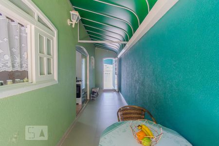 Casa à venda com 238m², 4 quartos e 4 vagas Casa à venda com 238m², 4 quartos e 4 vagasCorredor