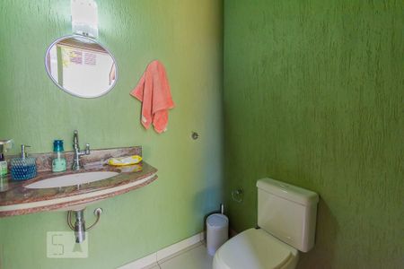 Casa à venda com 238m², 4 quartos e 4 vagas Casa à venda com 238m², 4 quartos e 4 vagasLavabo