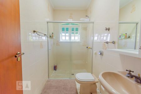 Casa à venda com 238m², 4 quartos e 4 vagas Casa à venda com 238m², 4 quartos e 4 vagasBanheiro Social