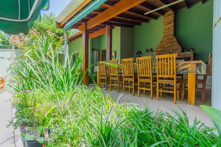 Casa à venda com 238m², 4 quartos e 4 vagas Casa à venda com 238m², 4 quartos e 4 vagasJardim