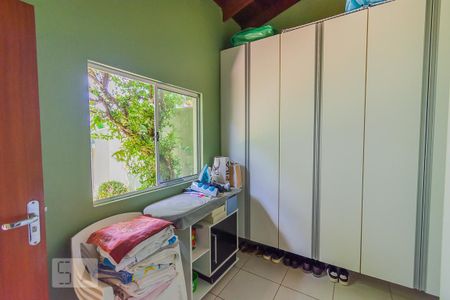 Casa à venda com 238m², 4 quartos e 4 vagas Casa à venda com 238m², 4 quartos e 4 vagasQuarto de Serviço