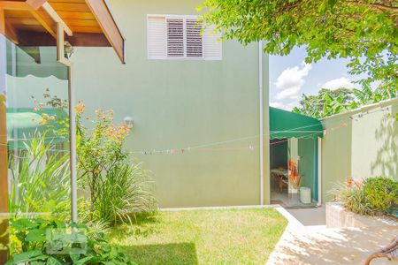 Casa à venda com 238m², 4 quartos e 4 vagas Casa à venda com 238m², 4 quartos e 4 vagasJardim