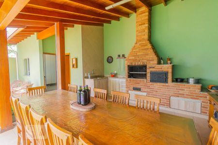 Casa à venda com 238m², 4 quartos e 4 vagas Casa à venda com 238m², 4 quartos e 4 vagasÁrea comum - Churrasqueira