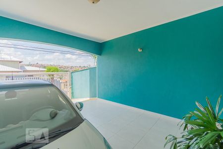Casa à venda com 238m², 4 quartos e 4 vagas Casa à venda com 238m², 4 quartos e 4 vagasGaragem
