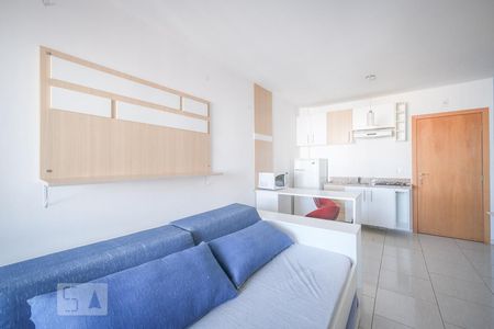 Sala de kitnet/studio para alugar com 1 quarto, 27m² em Centro, Curitiba