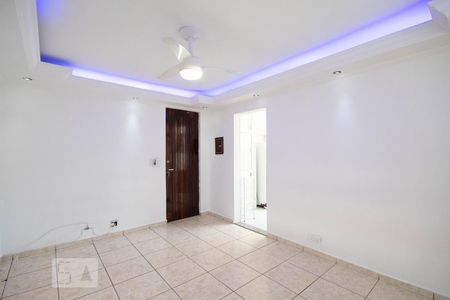 Sala de apartamento à venda com 2 quartos, 55m² em Piratininga, Osasco