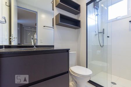 Banheiro de kitnet/studio para alugar com 1 quarto, 28m² em República, São Paulo