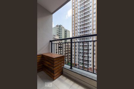 Varanda de kitnet/studio para alugar com 1 quarto, 28m² em República, São Paulo