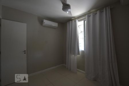 Quarto 1 de apartamento à venda com 3 quartos, 60m² em Parada de Lucas, Rio de Janeiro
