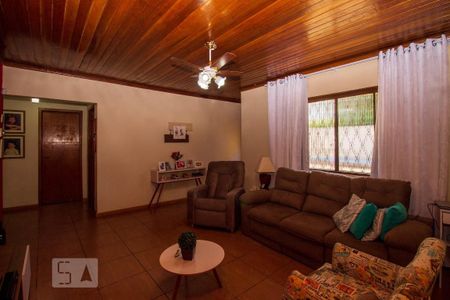 Sala de casa à venda com 2 quartos, 102m² em Vila Nova, Porto Alegre