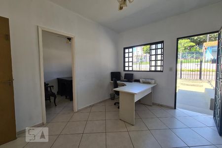 Sala 1 de casa para alugar com 4 quartos, 200m² em Jardim Guadalajara, Sorocaba