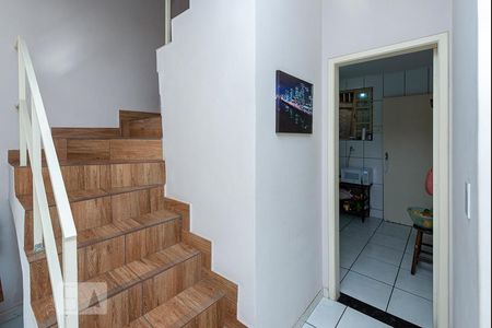 Escada de casa de condomínio à venda com 4 quartos, 90m² em Dona Clara, Belo Horizonte