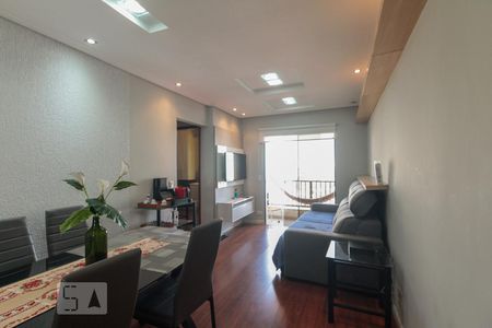 Sala  de apartamento à venda com 2 quartos, 49m² em Vila Bertioga, São Paulo