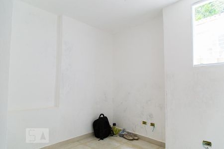 Quarto 2 de casa para alugar com 2 quartos, 57m² em Vila Guarani (z Sul), São Paulo