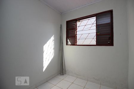 Quarto 2 de casa para alugar com 2 quartos, 50m² em Taguatinga Norte, Brasília