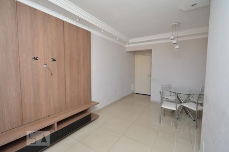 Sala de apartamento para alugar com 3 quartos, 75m² em Gopoúva, Guarulhos