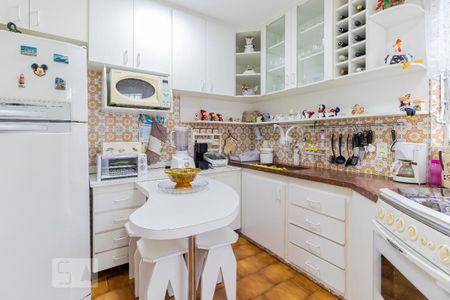 Cozinha de casa para alugar com 3 quartos, 166m² em Vila Arriete, São Paulo