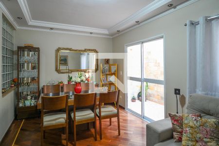 Casa à venda com 134m², 3 quartos e 2 vagasSala 