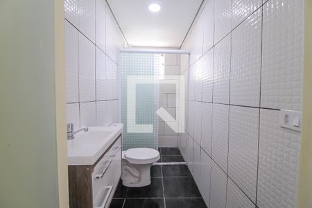 Banheiro de kitnet/studio para alugar com 1 quarto, 35m² em Vila Santa Clara, São Paulo