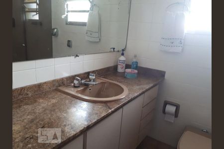 Banheiro de casa à venda com 3 quartos, 100m² em Campo Belo, São Paulo