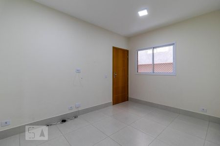 Sala de Estar de casa para alugar com 2 quartos, 46m² em Parque Peruche, São Paulo