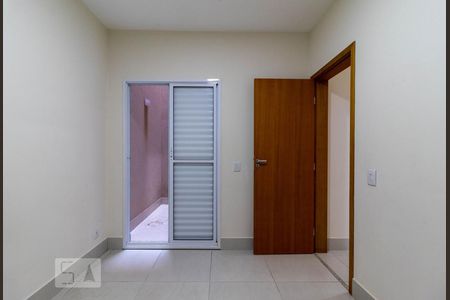 Quarto 1 de casa para alugar com 2 quartos, 46m² em Parque Peruche, São Paulo