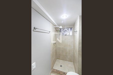 Banheiro de kitnet/studio à venda com 1 quarto, 42m² em Centro Histórico, Porto Alegre