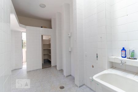 Casa à venda com 196m², 4 quartos e 3 vagas Casa à venda com 196m², 4 quartos e 3 vagasÁrea de Serviço