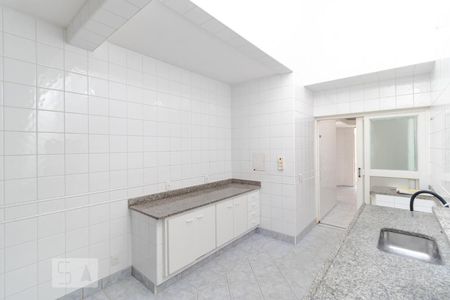 Casa à venda com 196m², 4 quartos e 3 vagas Casa à venda com 196m², 4 quartos e 3 vagasCozinha