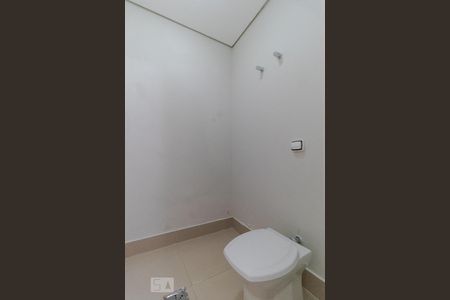 Casa à venda com 196m², 4 quartos e 3 vagas Casa à venda com 196m², 4 quartos e 3 vagasBanheiro da Suíte 02