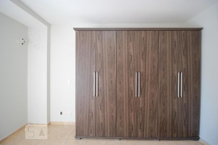 Casa à venda com 196m², 4 quartos e 3 vagas Casa à venda com 196m², 4 quartos e 3 vagasSuíte 01