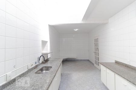 Casa à venda com 196m², 4 quartos e 3 vagas Casa à venda com 196m², 4 quartos e 3 vagasCozinha