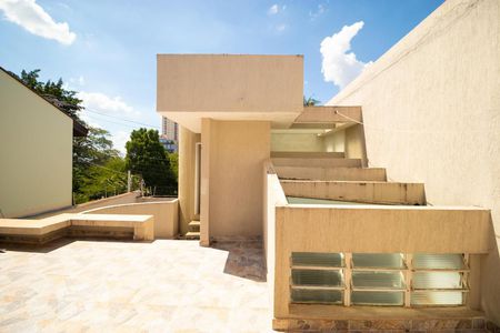 Casa à venda com 196m², 4 quartos e 3 vagas Casa à venda com 196m², 4 quartos e 3 vagasVaranda das Suítes e Sala Íntima