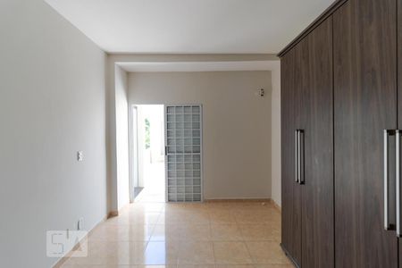 Casa à venda com 196m², 4 quartos e 3 vagas Casa à venda com 196m², 4 quartos e 3 vagasSuíte 01