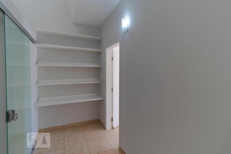 Casa à venda com 196m², 4 quartos e 3 vagas Casa à venda com 196m², 4 quartos e 3 vagasCloset da Suíte 02