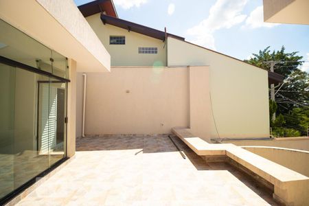 Casa à venda com 196m², 4 quartos e 3 vagas Casa à venda com 196m², 4 quartos e 3 vagasVaranda das Suítes e Sala Íntima