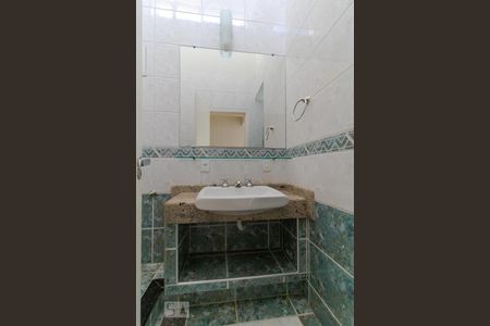 Casa à venda com 196m², 4 quartos e 3 vagas Casa à venda com 196m², 4 quartos e 3 vagasBanheiro da Suíte 01