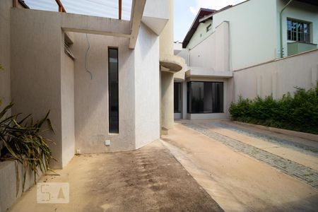 Casa à venda com 196m², 4 quartos e 3 vagas Casa à venda com 196m², 4 quartos e 3 vagasGaragem e Quintal