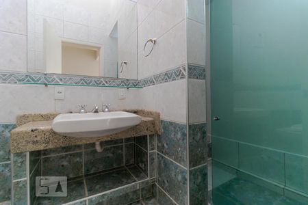 Casa à venda com 196m², 4 quartos e 3 vagas Casa à venda com 196m², 4 quartos e 3 vagasBanheiro da Suíte 01