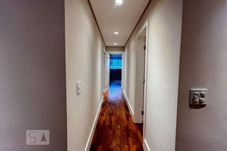 Corredor de apartamento à venda com 3 quartos, 108m² em Itaim Bibi, São Paulo