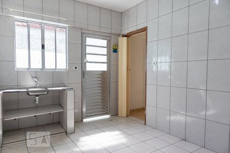 Sala e cozinha de casa para alugar com 1 quarto, 40m² em Vila Mazzei, São Paulo