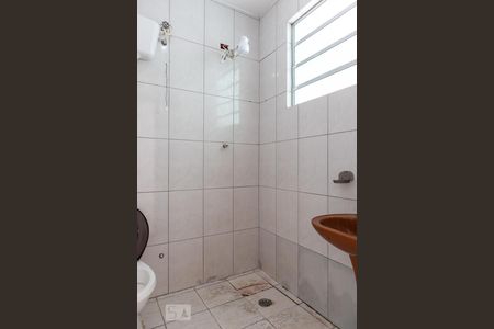 Banheiro de casa para alugar com 1 quarto, 40m² em Vila Mazzei, São Paulo