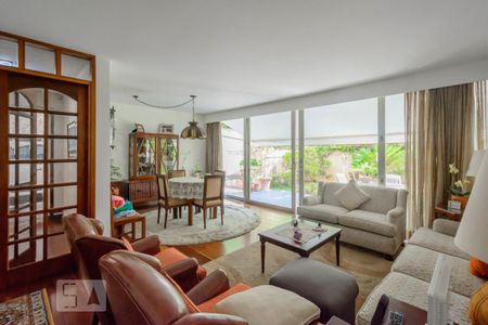 Sala de casa à venda com 6 quartos, 300m² em Vila Madalena, São Paulo