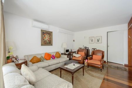 Sala de casa à venda com 6 quartos, 300m² em Vila Madalena, São Paulo